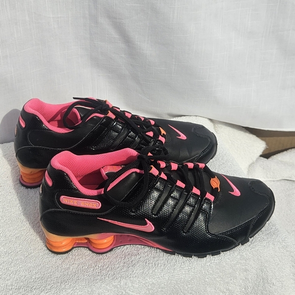 Nike Shox Women's Black and Pink Athletic Shoes Sz 10.5 See Pictures 488312-021 - Picture 3 of 10